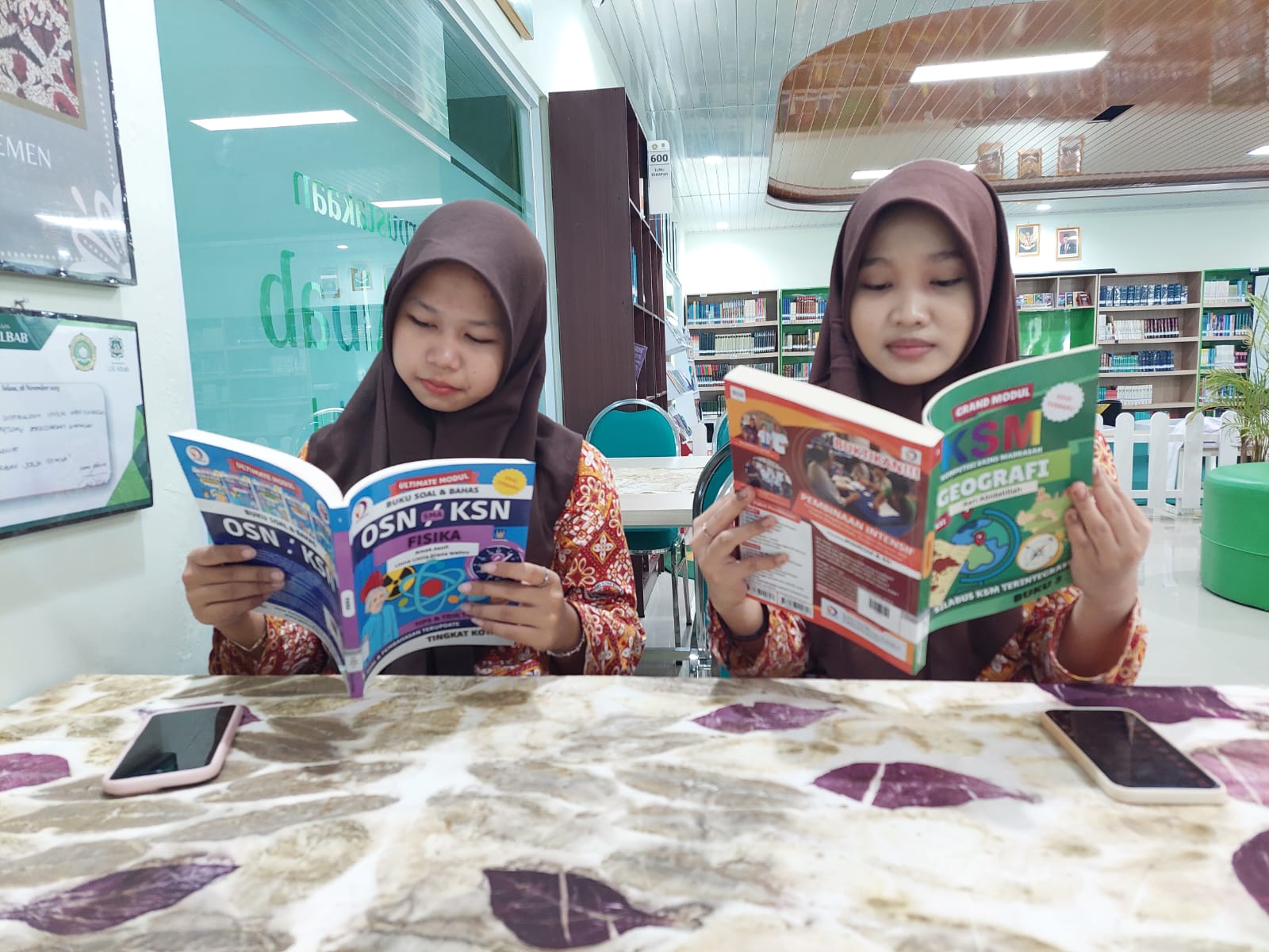 Suasana Perpustakaan